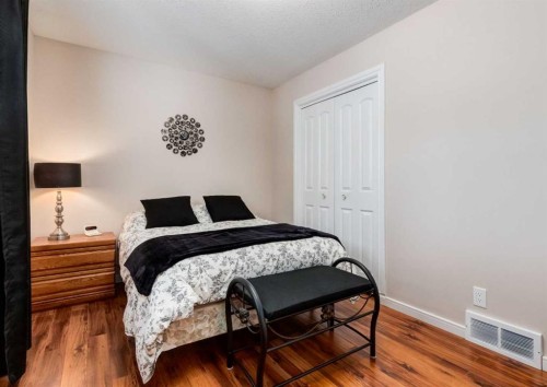 332 Pinemont Road Ne, Calgary, AB - Indoor Photo Showing Bedroom