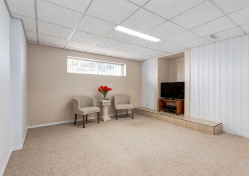332 Pinemont Road Ne, Calgary, AB - Indoor