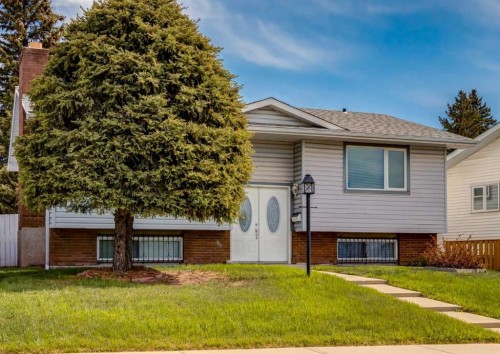 332 Pinemont Road Ne, Calgary, AB - Outdoor