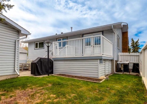 332 Pinemont Road Ne, Calgary, AB - Outdoor With Exterior