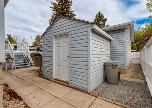 332 Pinemont Road Ne, Calgary, AB - Outdoor