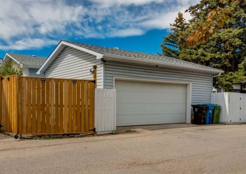 332 Pinemont Road Ne, Calgary, AB - Outdoor
