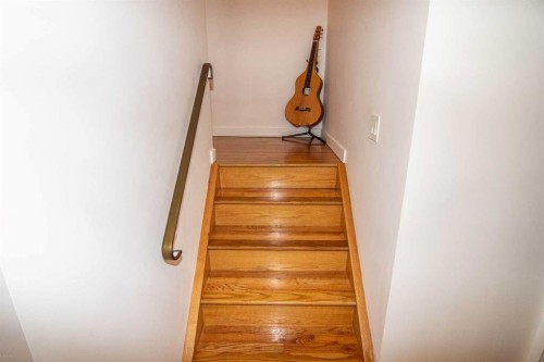 235 Avonburn Road Se, Calgary, AB - Indoor Photo Showing Other Room
