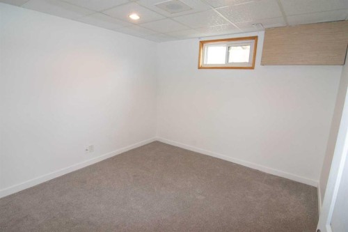235 Avonburn Road Se, Calgary, AB - Indoor Photo Showing Other Room