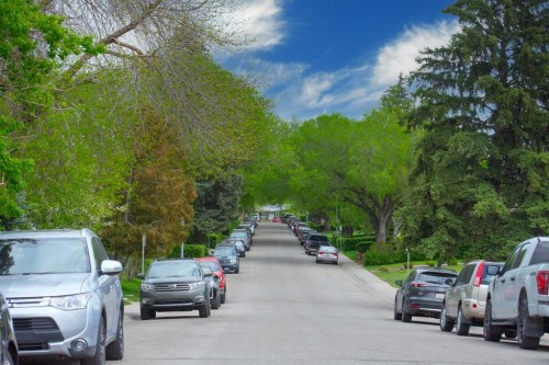 235 Avonburn Road Se, Calgary, AB - Outdoor