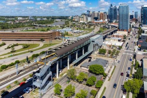 1733 13 Avenue Sw, Calgary, AB 