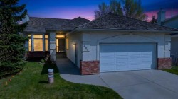 251 Hampshire Place NW Calgary, AB T3A 4Y7