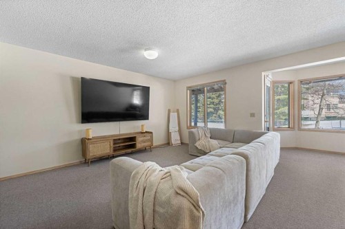 251 Hampshire Place Nw, Calgary, AB 
