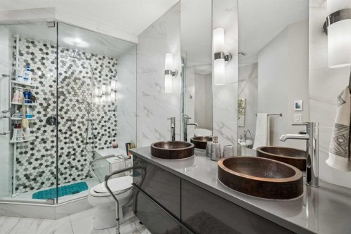112 Oakbriar Close Sw, Calgary, AB - Indoor Photo Showing Bathroom