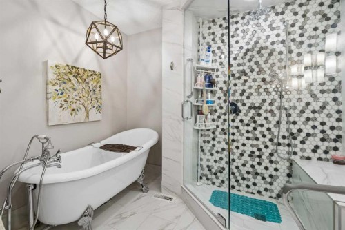 112 Oakbriar Close Sw, Calgary, AB - Indoor Photo Showing Bathroom