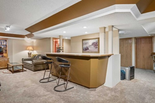 112 Oakbriar Close Sw, Calgary, AB - Indoor Photo Showing Other Room