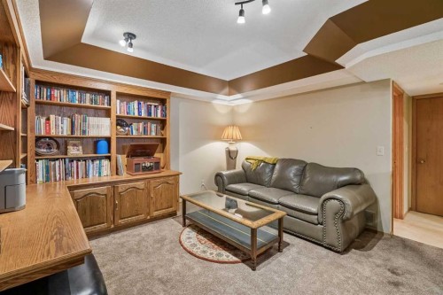 112 Oakbriar Close Sw, Calgary, AB - Indoor