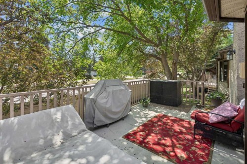 112 Oakbriar Close Sw, Calgary, AB - Outdoor