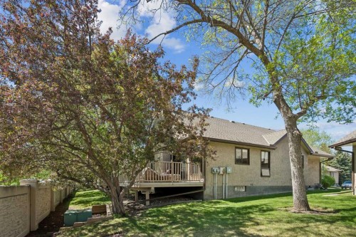 112 Oakbriar Close Sw, Calgary, AB - Outdoor