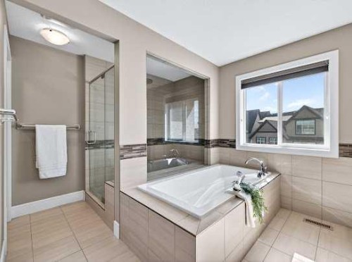 248 Marquis Landing Se, Calgary, AB - Indoor Photo Showing Bathroom