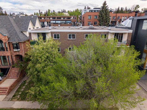 202-823 19 Avenue Sw, Calgary, AB - Outdoor