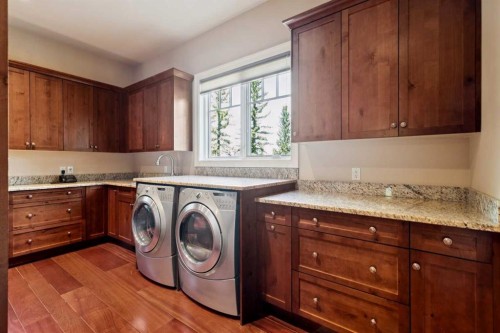 6 Aspen Ridge Lane Sw, Calgary, AB - Indoor Photo Showing Laundry Room