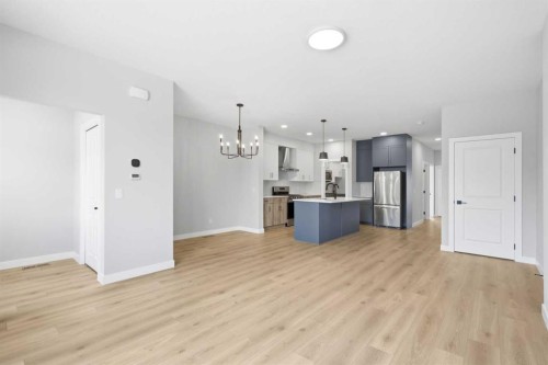 43 Belvedere Crescent Se, Calgary, AB - Indoor Photo Showing Kitchen