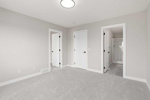 43 Belvedere Crescent Se, Calgary, AB - Indoor Photo Showing Other Room