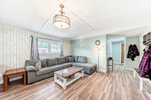 17 Burroughs Place Ne, Calgary, AB 