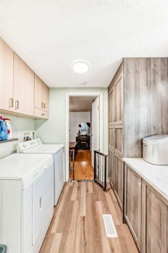 17 Burroughs Place Ne, Calgary, AB 