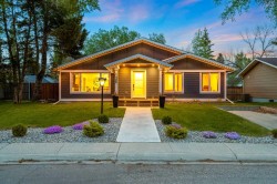 128 Lake Moraine Place SE Calgary, AB T2J 2Y7