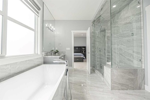 7 Waterford Heights, Chestermere, AB - Indoor Photo Showing Bathroom