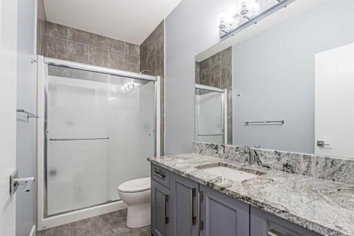 7 Waterford Heights, Chestermere, AB - Indoor Photo Showing Bathroom