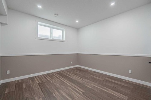7 Waterford Heights, Chestermere, AB - Indoor Photo Showing Other Room