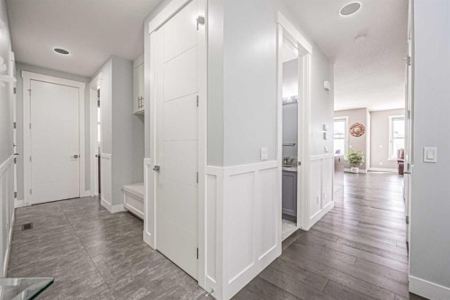7 Waterford Heights, Chestermere, AB - Indoor Photo Showing Other Room
