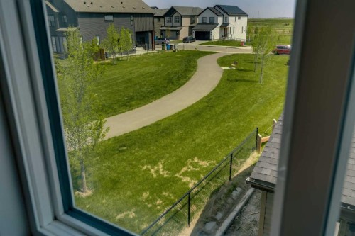 76 Heirloom Drive Se, Calgary, AB - Outdoor