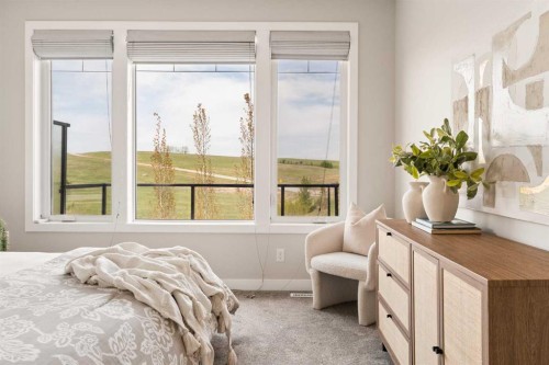 123 Crestridge Hill Sw, Calgary, AB - Indoor Photo Showing Bedroom