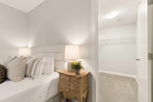 123 Crestridge Hill Sw, Calgary, AB - Indoor Photo Showing Bedroom