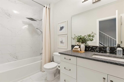123 Crestridge Hill Sw, Calgary, AB - Indoor Photo Showing Bathroom