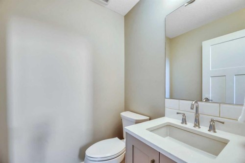 6 Quarry Gate Se, Calgary, AB - Indoor Photo Showing Bathroom