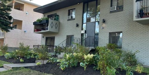 120 29 Avenue Nw, Calgary, AB - Outdoor With Exterior