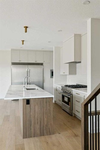 2 Rock Lake View Nw, Calgary, AB 