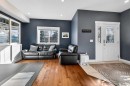 7104 36 Avenue Nw, Calgary, AB  - Indoor Photo Showing Living Room 