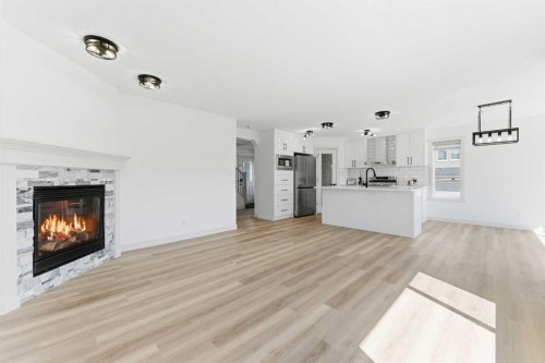 110 Tuscany Summit Green Nw, Calgary, AB - Indoor Photo Showing Kitchen