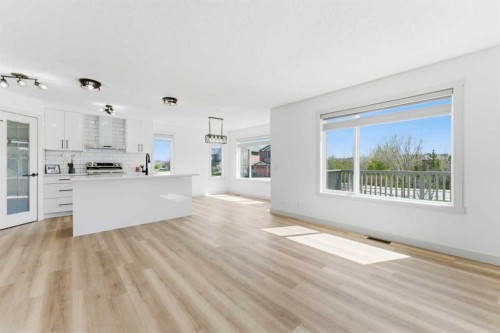 110 Tuscany Summit Green Nw, Calgary, AB - Indoor Photo Showing Kitchen With Upgraded Kitchen