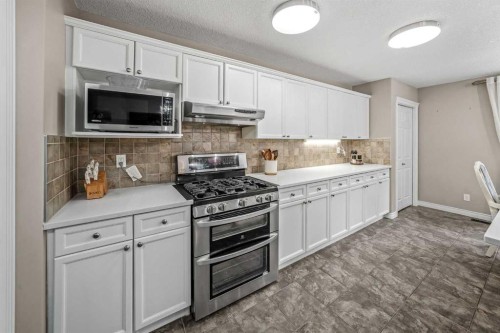 66 Crestmont Drive Sw, Calgary, AB 