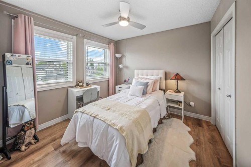 66 Crestmont Drive Sw, Calgary, AB 
