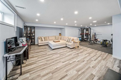 66 Crestmont Drive Sw, Calgary, AB 