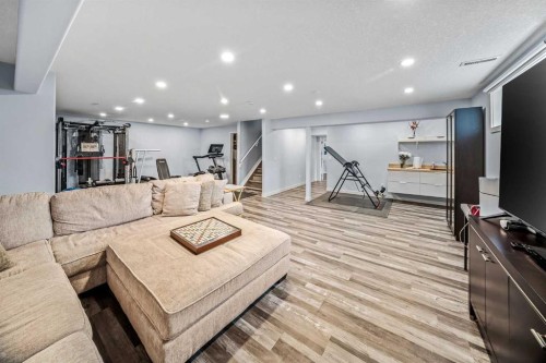 66 Crestmont Drive Sw, Calgary, AB 