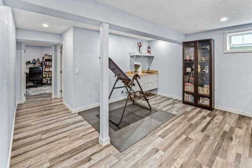 66 Crestmont Drive Sw, Calgary, AB 