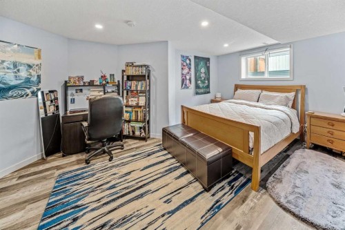 66 Crestmont Drive Sw, Calgary, AB 