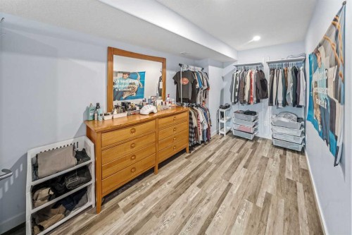 66 Crestmont Drive Sw, Calgary, AB 