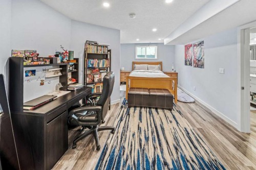 66 Crestmont Drive Sw, Calgary, AB 