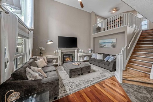 66 Crestmont Drive Sw, Calgary, AB 