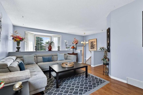 159 Fresno Place Ne, Calgary, AB - Indoor Photo Showing Living Room